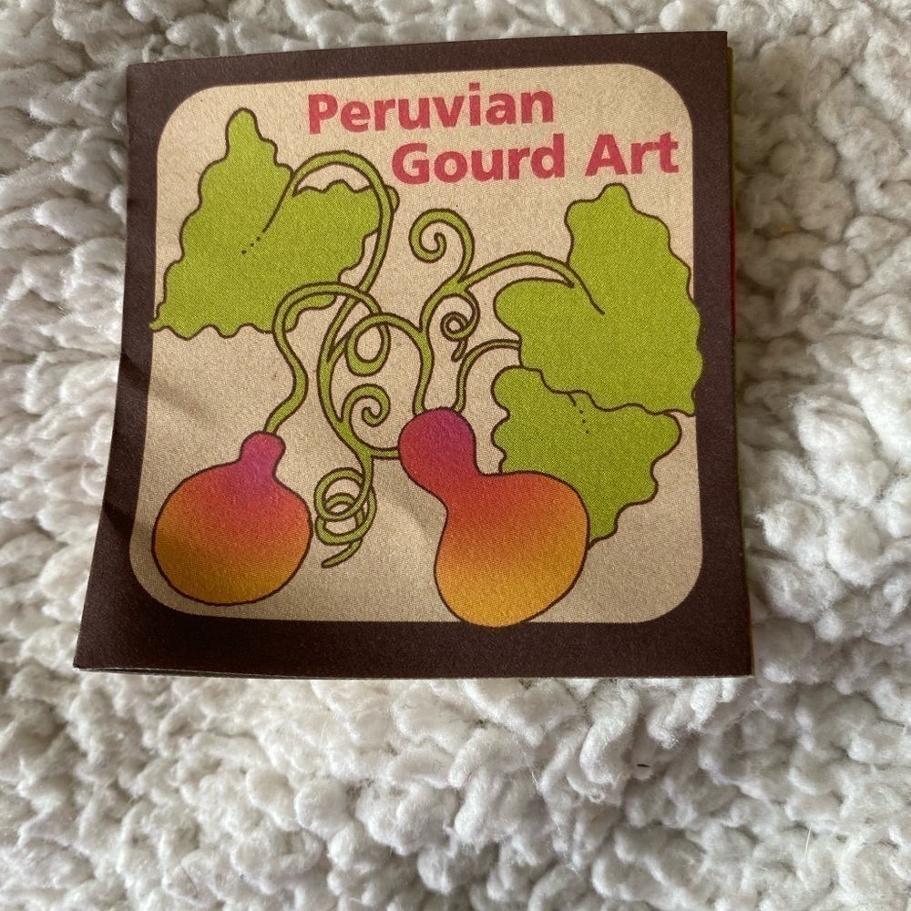 Hand carved Gourd Ornament Art of Laying Cat -Made in Peru - Picture 8 of 10